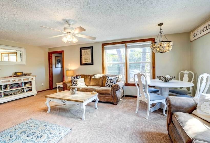 Indian Rocks Beach Cottage, Walk To Beach!
