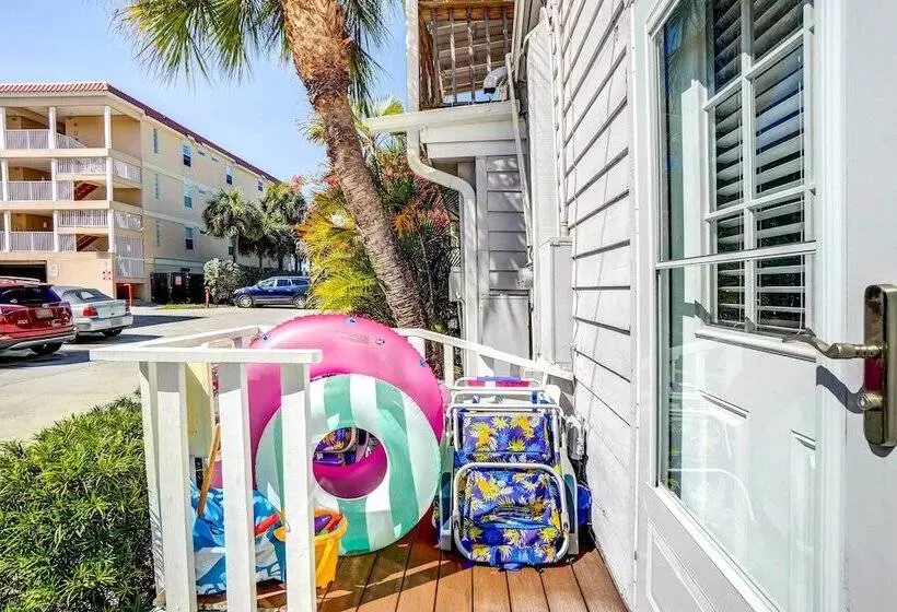 Indian Rocks Beach Cottage, Walk To Beach!