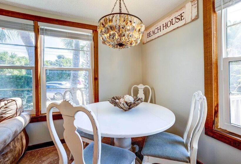 Indian Rocks Beach Cottage, Walk To Beach!