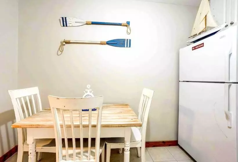 Indian Rocks Beach Cottage, Walk To Beach!