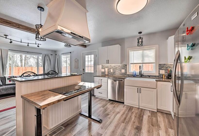 Kenai Home W/ Fireplace < 10 Mi To Big Eddy!