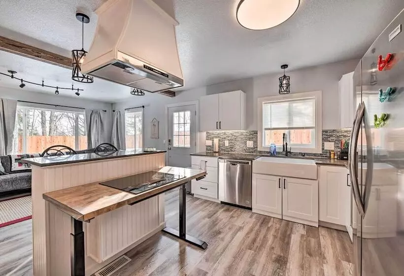 Kenai Home W/ Fireplace < 10 Mi To Big Eddy!
