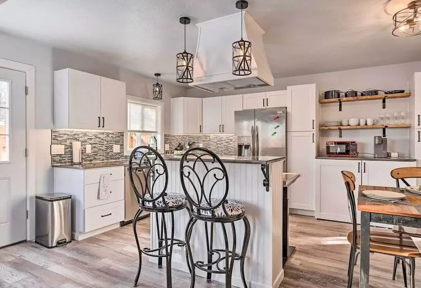 Kenai Home W/ Fireplace < 10 Mi To Big Eddy!