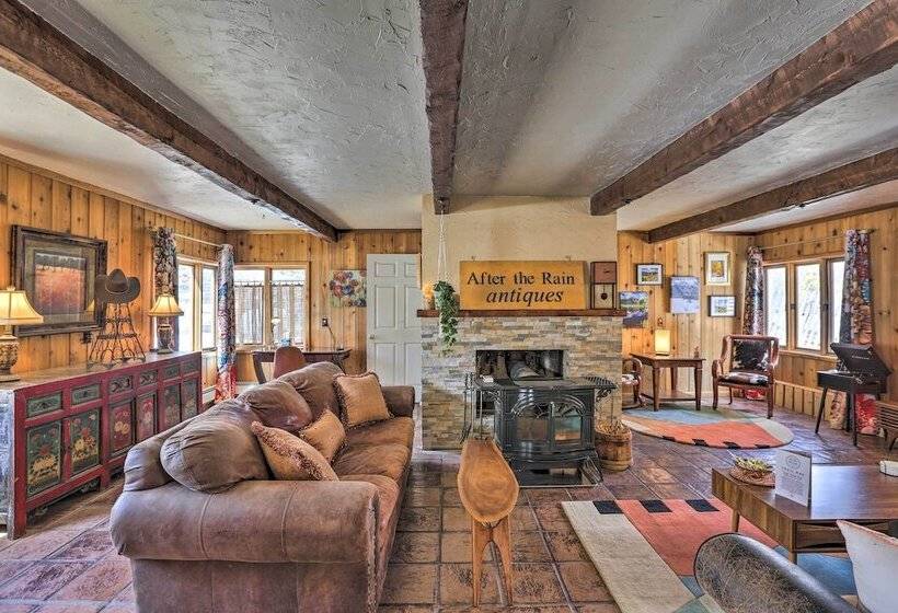 Lake Cabin W/ King Bed, Foodie Kitchen, & Views