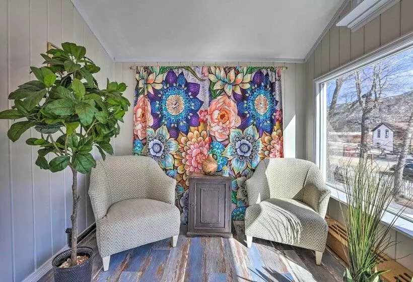 Lake Cabin W/ King Bed, Foodie Kitchen, & Views