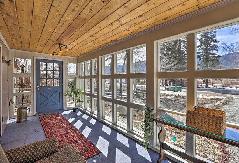 Lake Cabin W/ King Bed, Foodie Kitchen, & Views