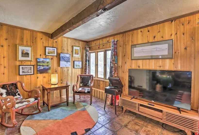 Lake Cabin W/ King Bed, Foodie Kitchen, & Views