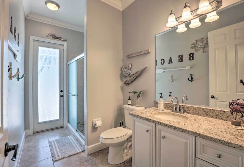 Upscale Palm Coast Home W/ Pool: 7 Mi To Beaches!