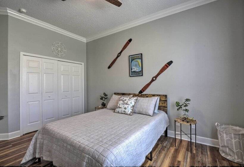 Upscale Palm Coast Home W/ Pool: 7 Mi To Beaches!