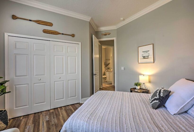 Upscale Palm Coast Home W/ Pool: 7 Mi To Beaches!