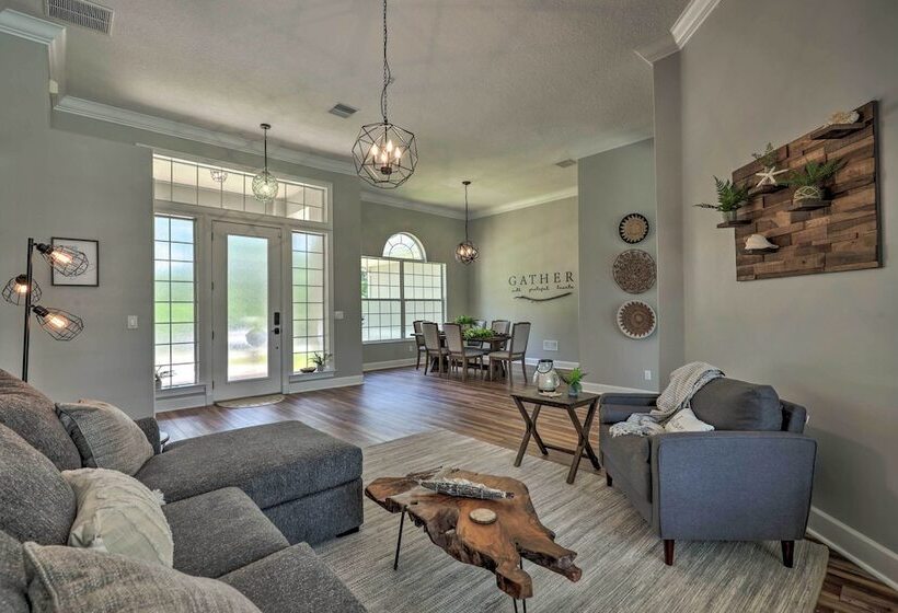 Upscale Palm Coast Home W/ Pool: 7 Mi To Beaches!