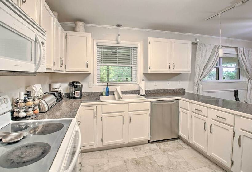 3 Mi To Town: Home W/ Covered Patio In Hot Springs