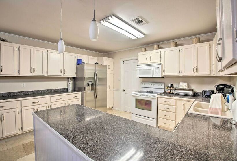 3 Mi To Town: Home W/ Covered Patio In Hot Springs