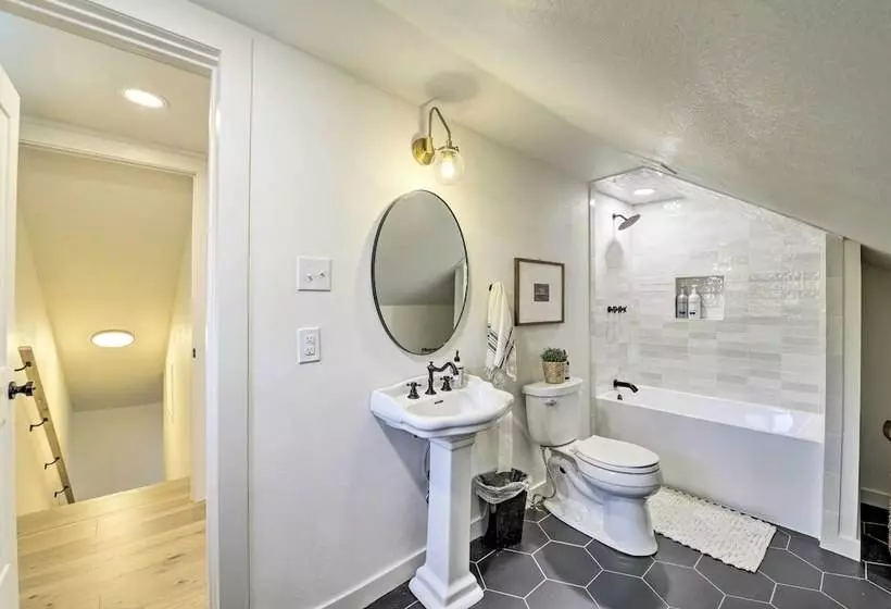 Modern Charm Home < 3 Miles To Magnolia Market!