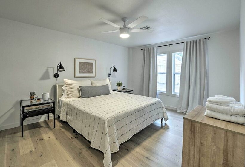 Modern Charm Home < 3 Miles To Magnolia Market!