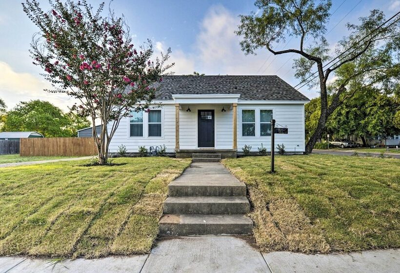 Modern Charm Home < 3 Miles To Magnolia Market!