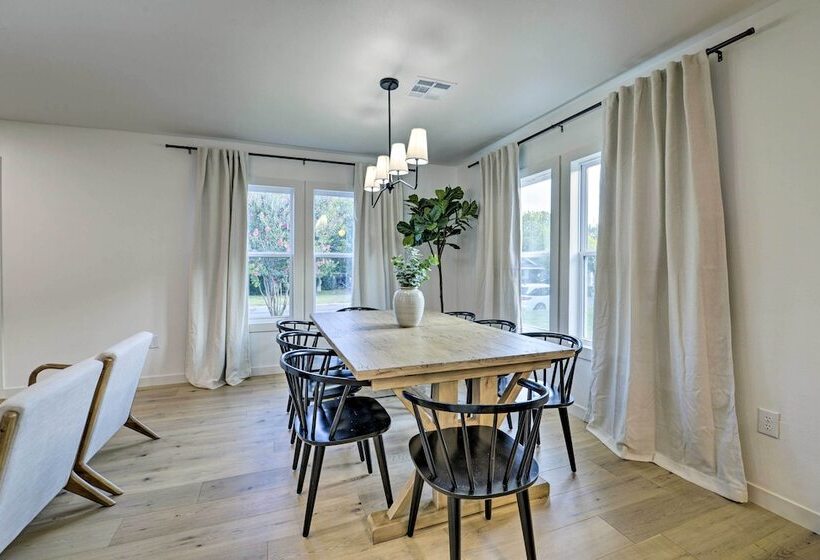 Modern Charm Home < 3 Miles To Magnolia Market!