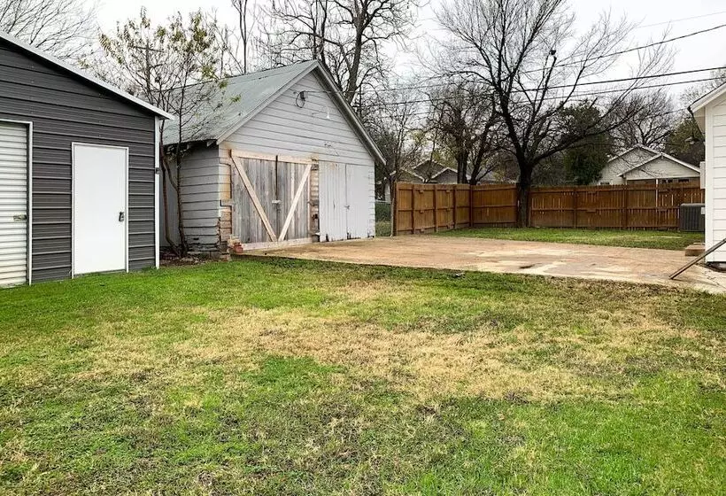 Modern Charm Home < 3 Miles To Magnolia Market!