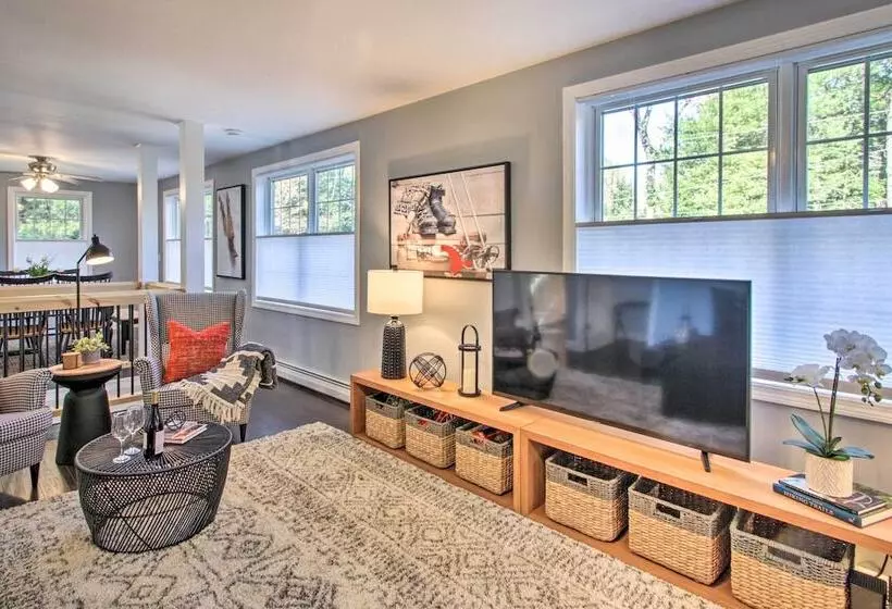 Modern Family Home ~ 10 Mi To Ski Cranmore Mtn!