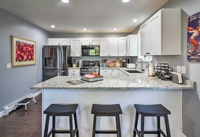 Modern Family Home ~ 10 Mi To Ski Cranmore Mtn!