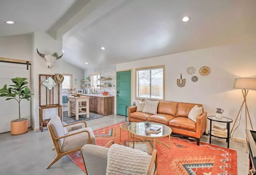 Modern Joshua Tree Bungalow With Fire Pit & Bbq!