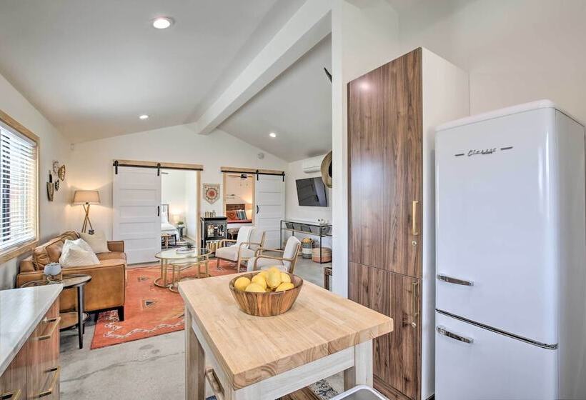 Modern Joshua Tree Bungalow With Fire Pit & Bbq!