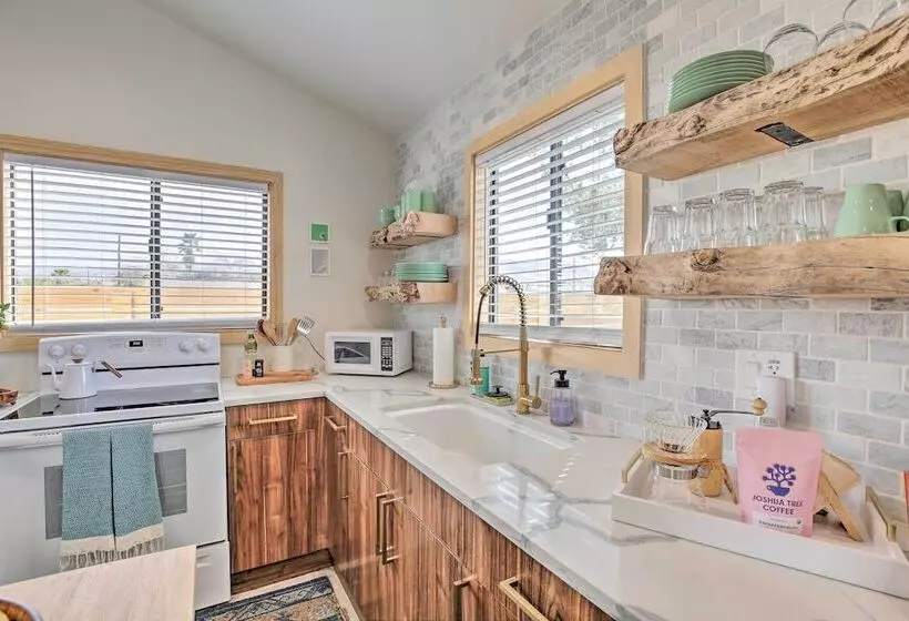 Modern Joshua Tree Bungalow With Fire Pit & Bbq!