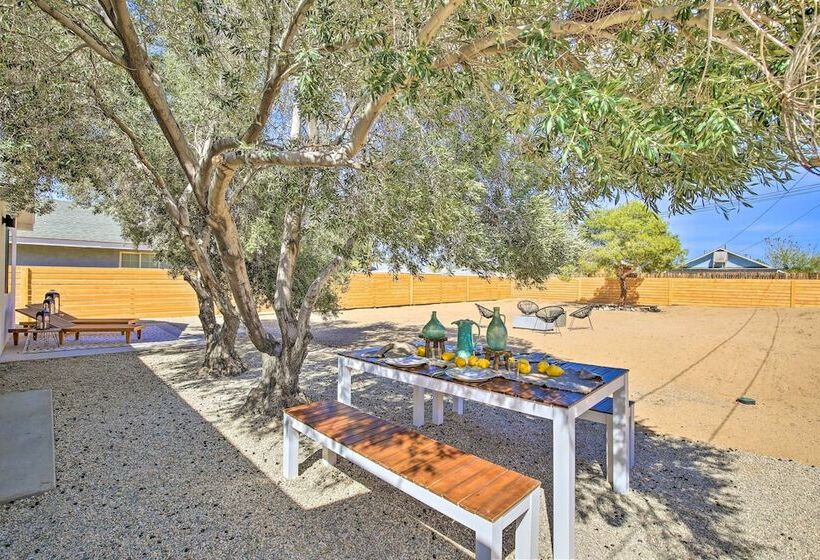 Modern Joshua Tree Bungalow With Fire Pit & Bbq!