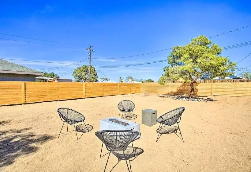 Modern Joshua Tree Bungalow With Fire Pit & Bbq!