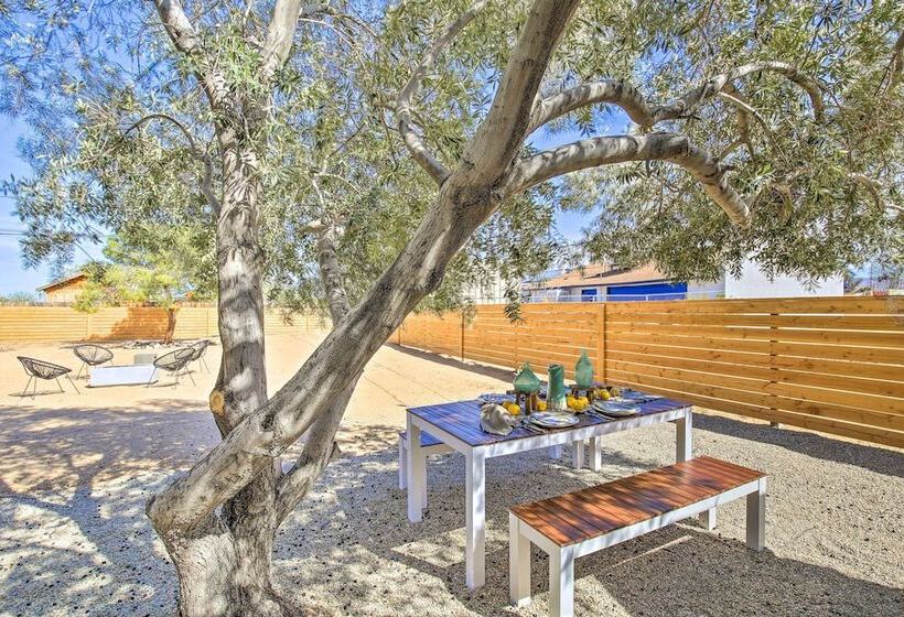 Modern Joshua Tree Bungalow With Fire Pit & Bbq!