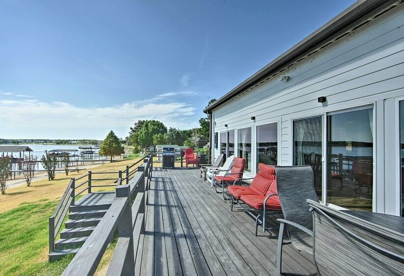 Modern Cedar Creek Lake Retreat W/ Panoramic View!