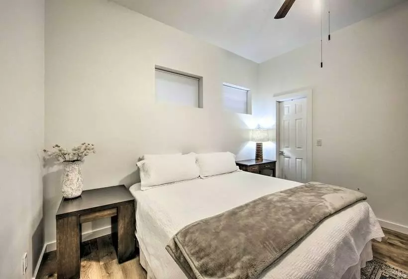 Modern Cedar Creek Lake Retreat W/ Panoramic View!