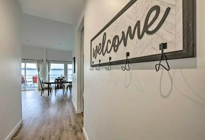 Modern Cedar Creek Lake Retreat W/ Panoramic View!