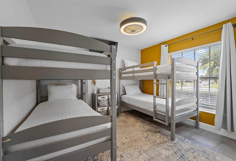 Newly Remodeled Family Home W/ Pool Near Disney!