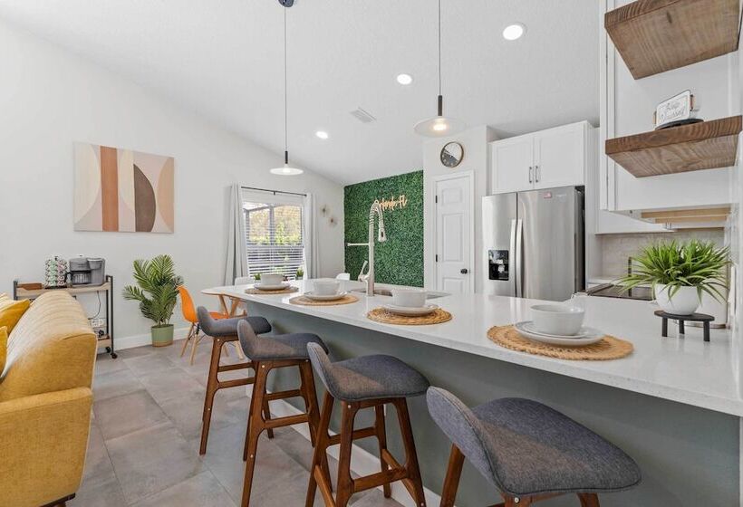 Newly Remodeled Family Home W/ Pool Near Disney!