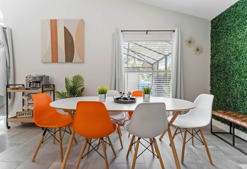 Newly Remodeled Family Home W/ Pool Near Disney!