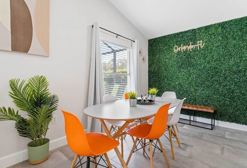 Newly Remodeled Family Home W/ Pool Near Disney!