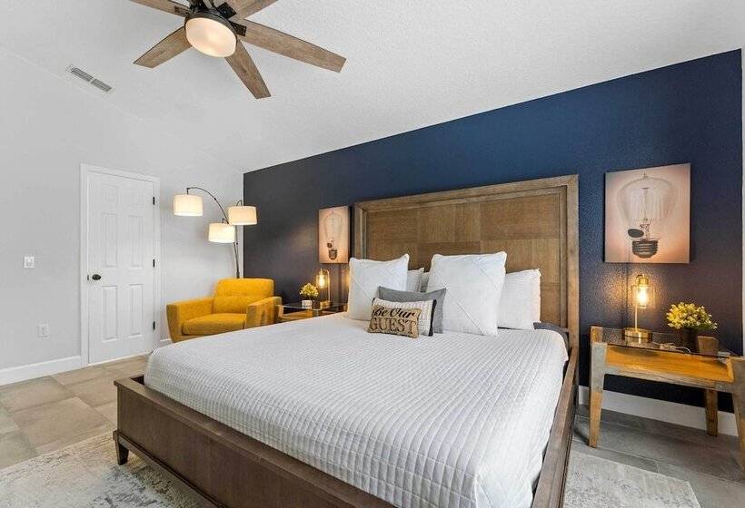 Newly Remodeled Family Home W/ Pool Near Disney!