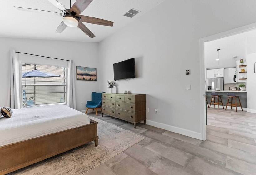 Newly Remodeled Family Home W/ Pool Near Disney!