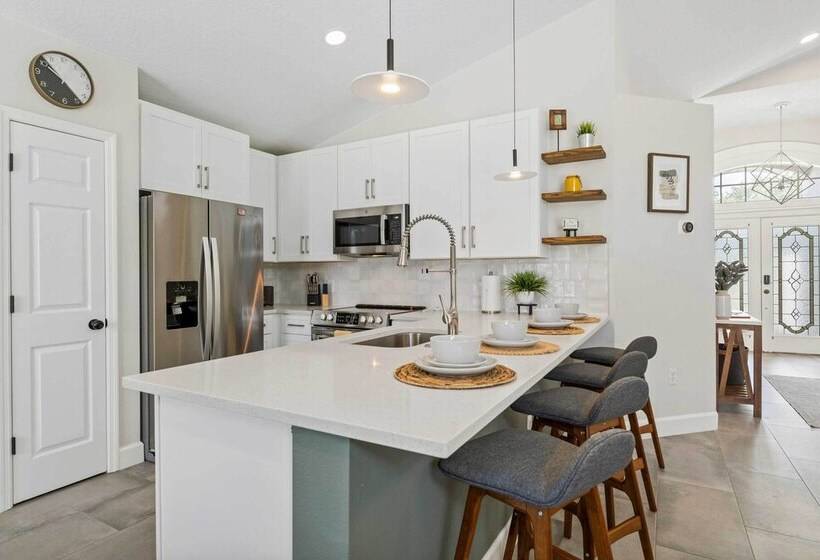 Newly Remodeled Family Home W/ Pool Near Disney!