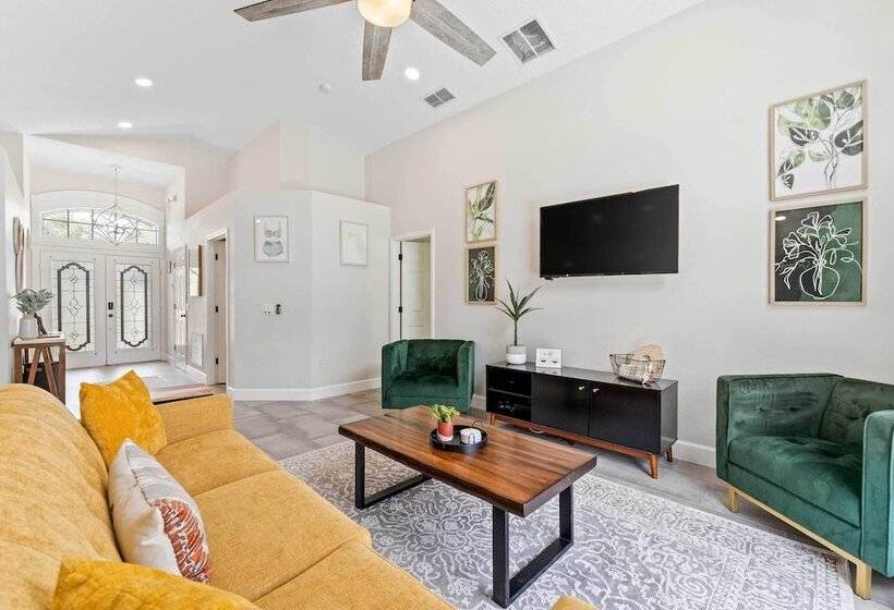 Newly Remodeled Family Home W/ Pool Near Disney!