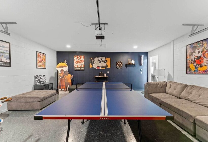 Newly Remodeled Family Home W/ Pool Near Disney!