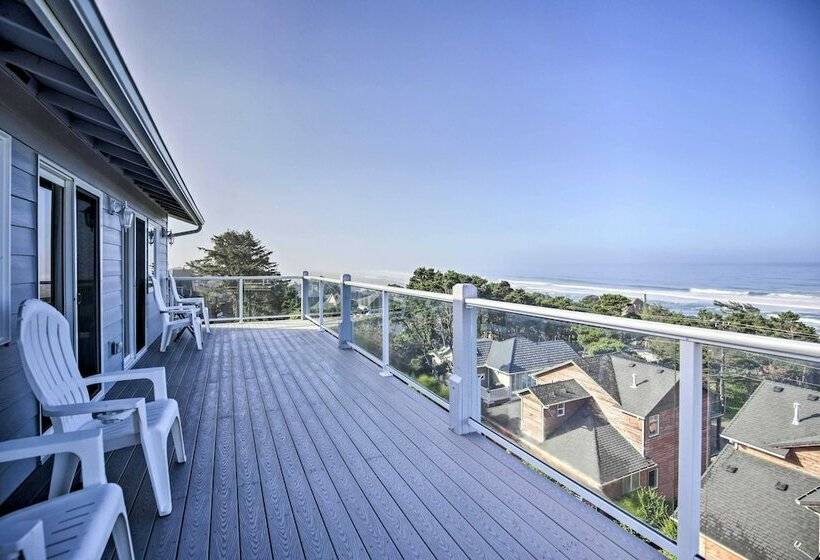 Ocean View Lincoln City Retreat W/ 3 Viewing Decks