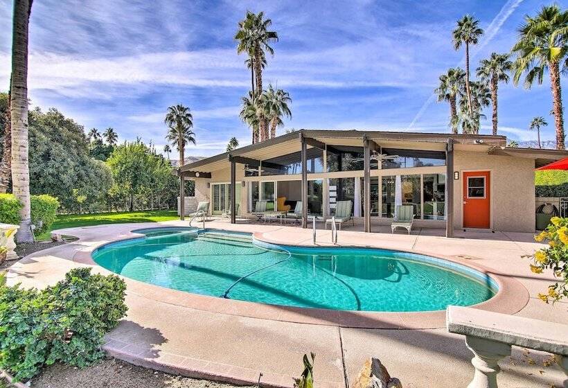 Palm Springs Oasis W/ Pool & Golf Course Views!
