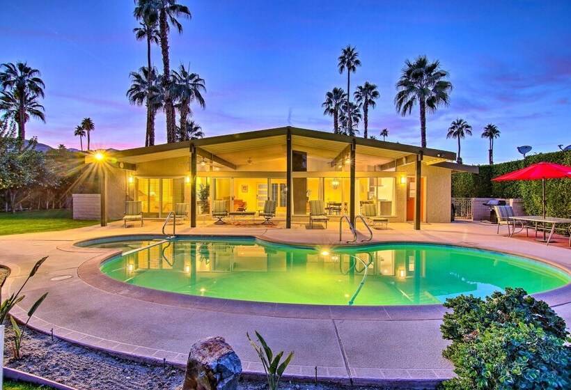 Palm Springs Oasis W/ Pool & Golf Course Views!
