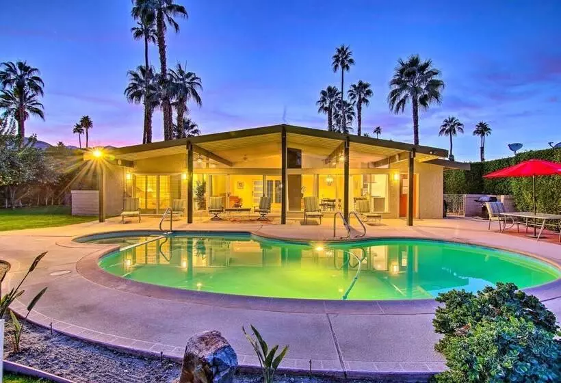 Palm Springs Oasis W/ Pool & Golf Course Views!