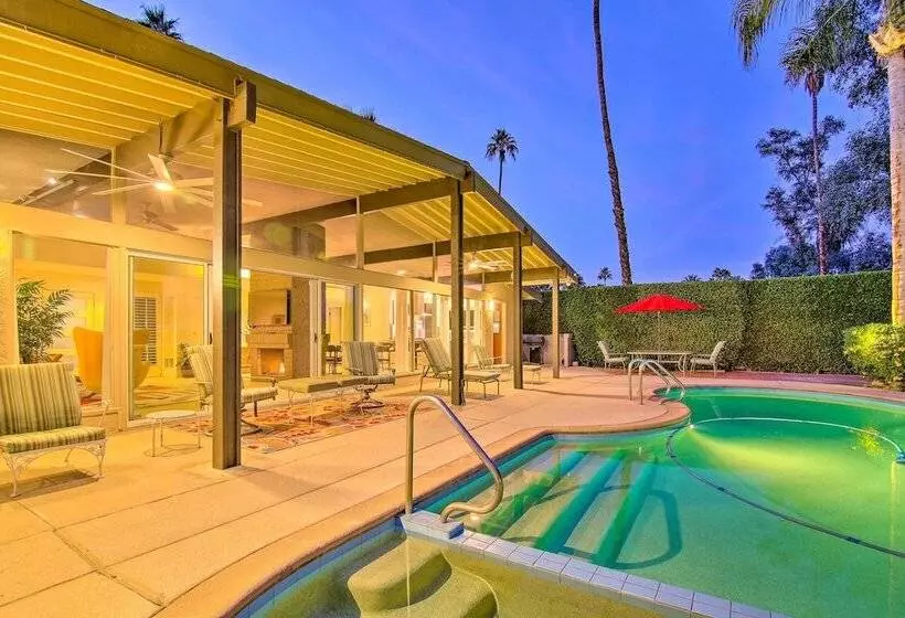 Palm Springs Oasis W/ Pool & Golf Course Views!