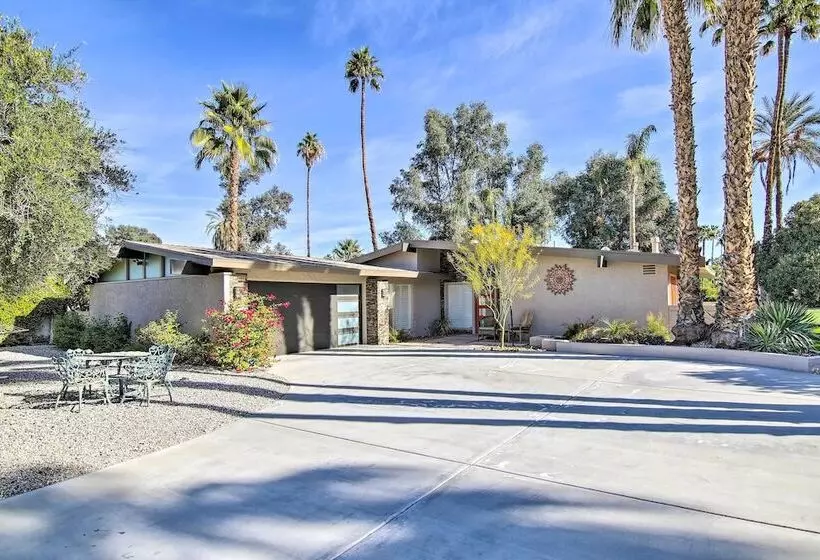 Palm Springs Oasis W/ Pool & Golf Course Views!