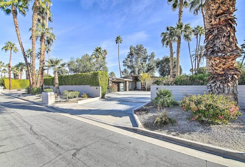 Palm Springs Oasis W/ Pool & Golf Course Views!