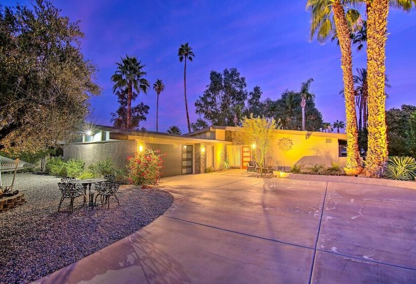 Palm Springs Oasis W/ Pool & Golf Course Views!